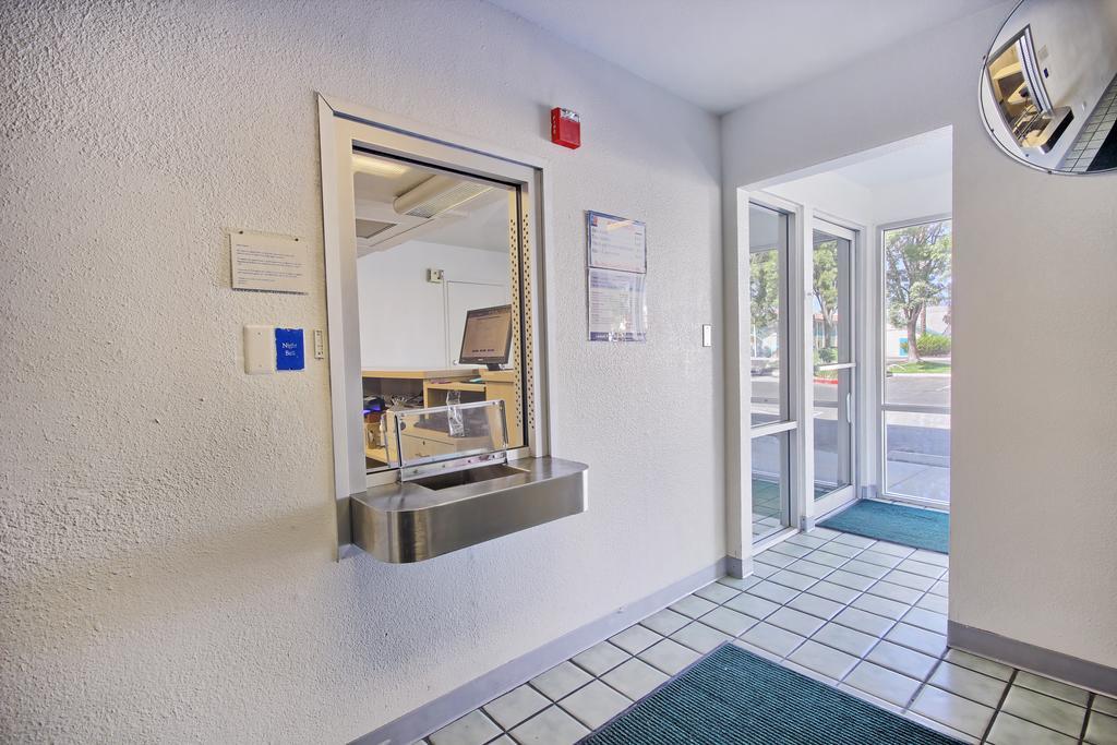 Motel 6-Porterville, Ca Екстериор снимка