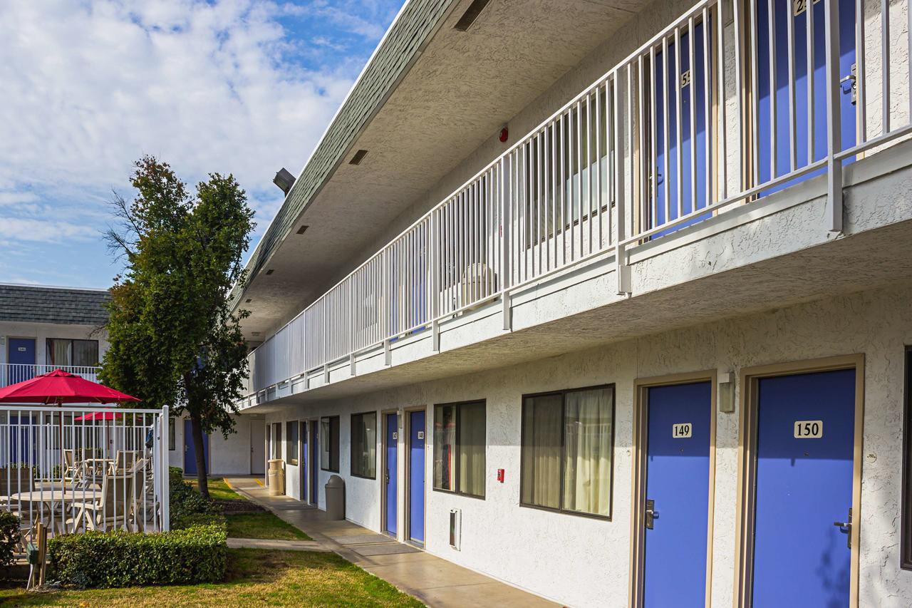 Motel 6-Porterville, Ca Екстериор снимка