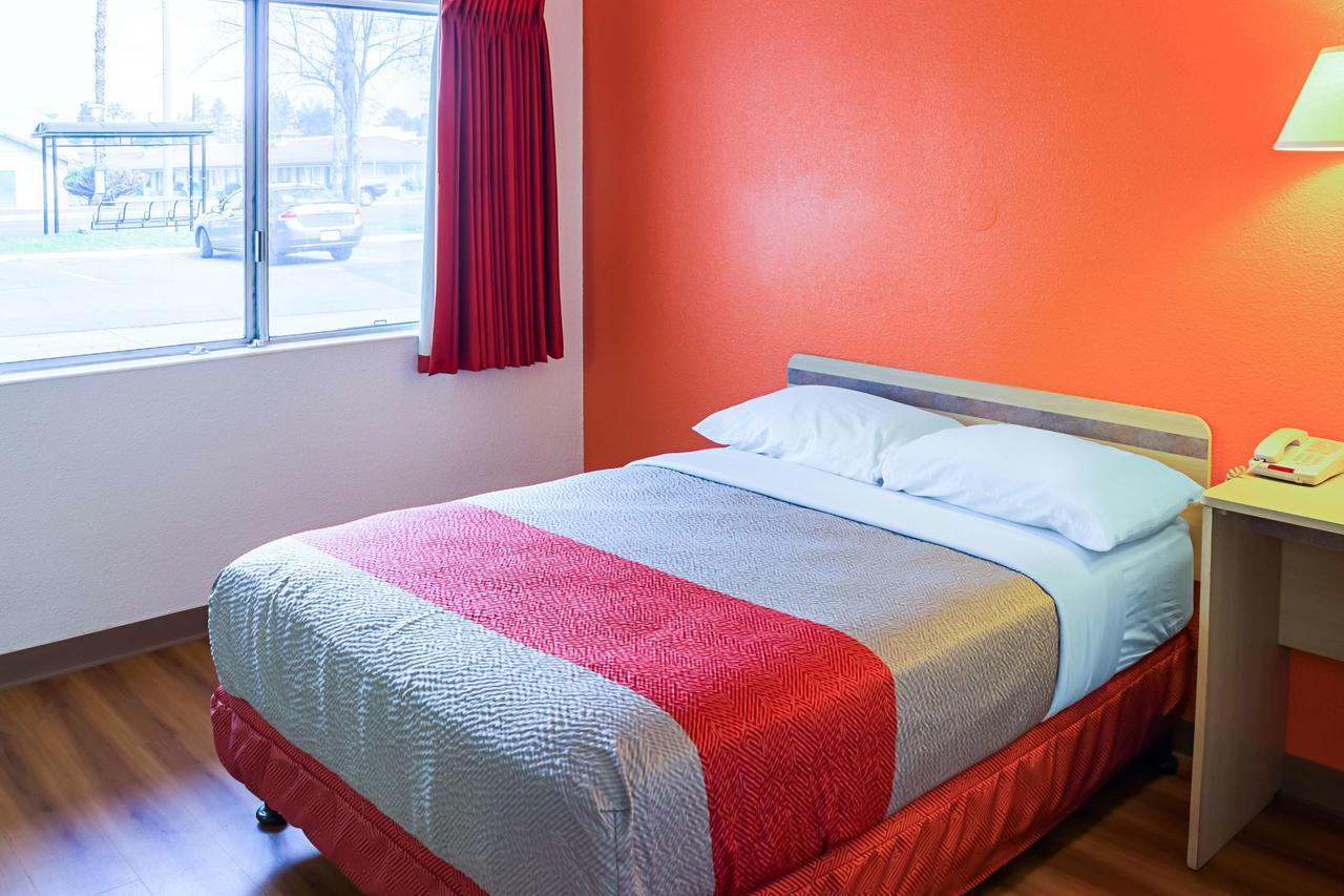 Motel 6-Porterville, Ca Екстериор снимка